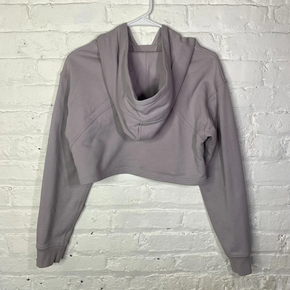 Lululemon All Yours Cropped Women's‎ Size 6 Light Lavender Cropped Hoodie